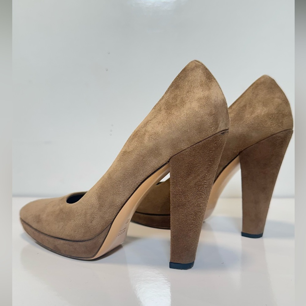 Gucci Pump - image 2